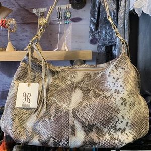 HOBO Lennox in platinum shimmer